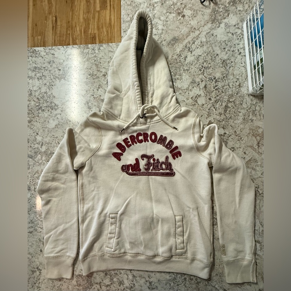 Abercrombie & Fitch Off-White Hoodie with Burgundy Accents